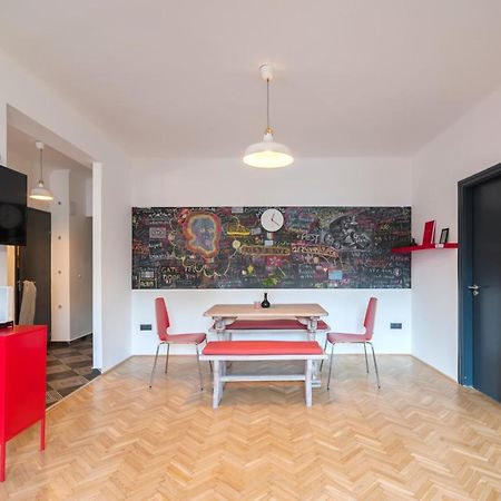 בודפשט New Design Apartment By Gozsdu Court מראה חיצוני תמונה