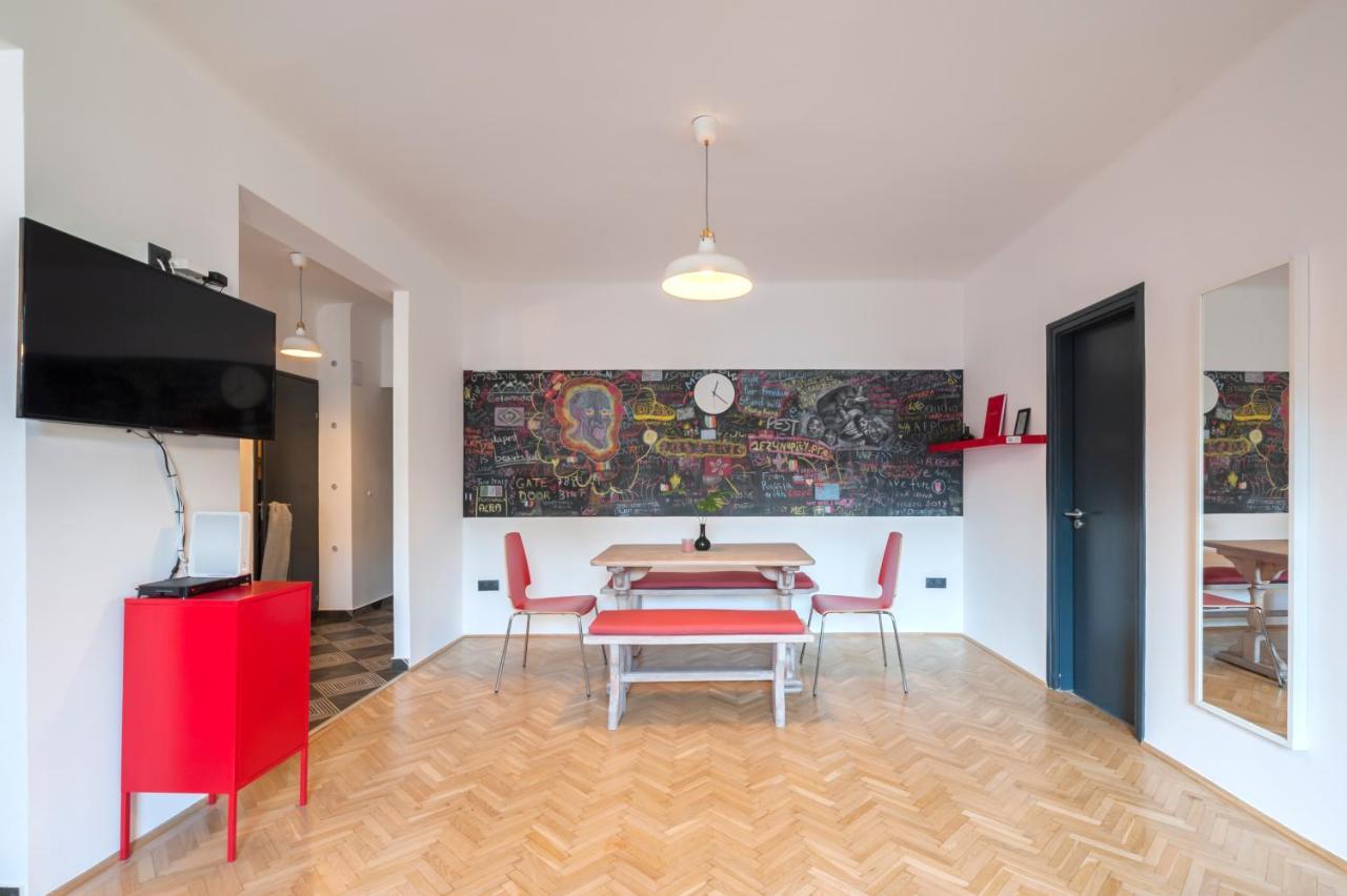 בודפשט New Design Apartment By Gozsdu Court מראה חיצוני תמונה